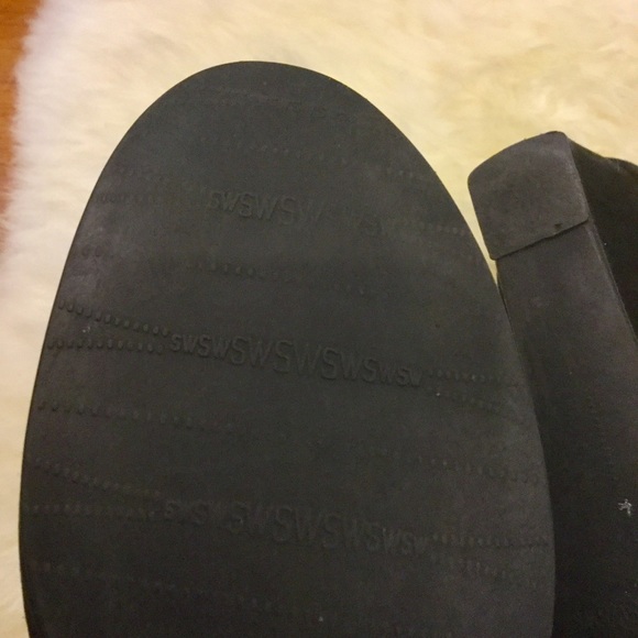 Stuart Weitzman 7M Black Suede Silver Buckle Wedge - Picture 7 of 8